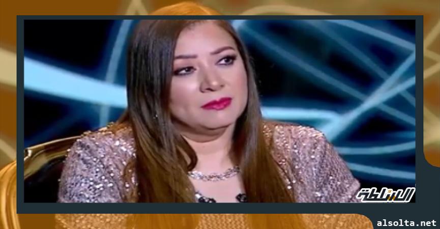 الفنانة انتصار خلال الحلقة 